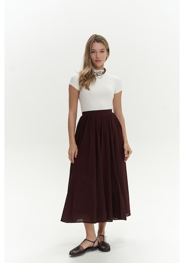 Amaya Bilek Hizasında Pileli Bordo Etek Bordo