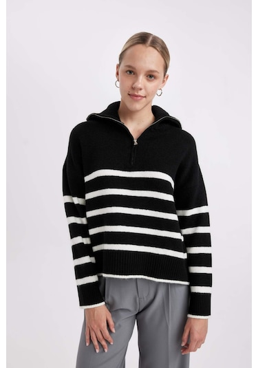 DeFacto Oversize Geniş Kalıp Çizgili Yarım Fermuarlı Dik Yaka Triko Kazak A7173AX24WNBK26 Siyah DeFacto Oversize Geniş Kalıp Çizgili Yarım Fermuarlı Dik Yaka Triko Kazak A7173AX24WNBK26 Siyah