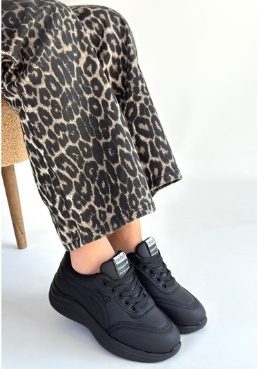 Yejja Siyah Cilt Bağcıklı Spor Ayakkabı Çok Renkli