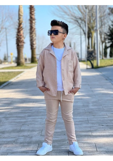 Modavals Kol Katlamalı Keten Gömlek & Beli Lastikli Keten Pantolon & Pamuklu Tshırt & Zincir Aksesuar 4lü Keten Erkek Çocuk Takım Bej Modavals Kol Katlamalı Keten Gömlek & Beli Lastikli Keten Pantolon & Pamuklu Tshırt & Zincir Aksesuar 4lü Keten Erkek Çocuk Takım Bej
