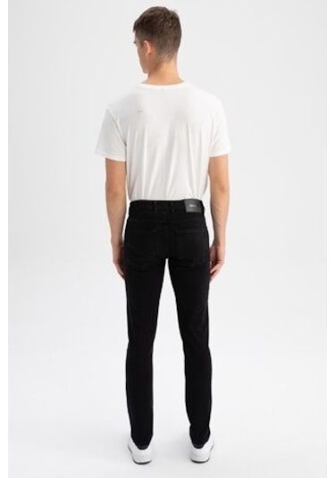DeFacto Carlo Skinny Fit Ekstra Dar Kalıp Normal Bel Ekstra Dar Paça Jean Pantolon S2285AZ23SPNM40 DeFacto Carlo Skinny Fit Ekstra Dar Kalıp Normal Bel Ekstra Dar Paça Jean Pantolon S2285AZ23SPNM40