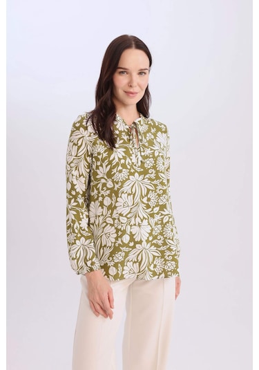 DeFacto Regular Fit Bağcıklı Yaka Çiçek Desenli Uzun Kollu Bluz N1809AZ25SPKH489 DeFacto Regular Fit Bağcıklı Yaka Çiçek Desenli Uzun Kollu Bluz N1809AZ25SPKH489