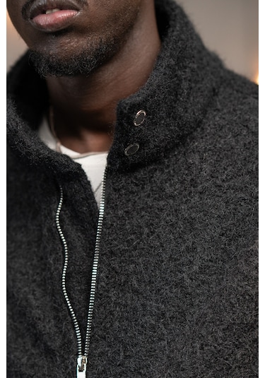 Oversize Crop Model Yan Cepli Astarlı Kırçıllı Mont Siyah