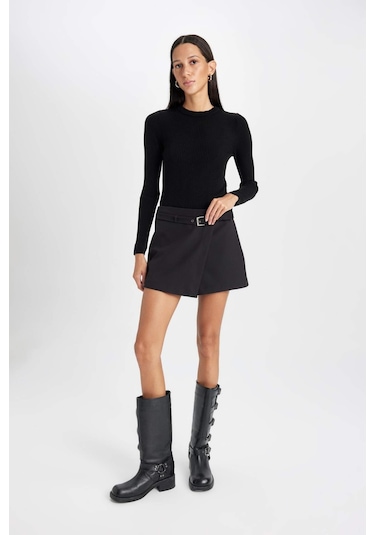 DeFacto A Kesim Yüksek Bel Kemerli Asimetrik Şort Etek D6448AX24HSBK81 Siyah