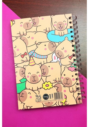 Sevimli Capybara Tasarımlı Spiralli Sticker'lı Tarihsiz Konuşan Ajanda Haftalık Planlayıcı renkli