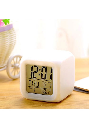 Oddity 7 Renk Çocuk Odası Alarmlı Küp Çalar Saat 8X8X8 Cm Xxl