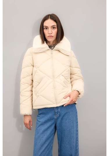 DeFacto Su İtici Puffer Şişme Mont Kapitoneli İçi Suni Kürklü Rüzgar Geçirmez Cepli A0756AX24WNER132 Ekru