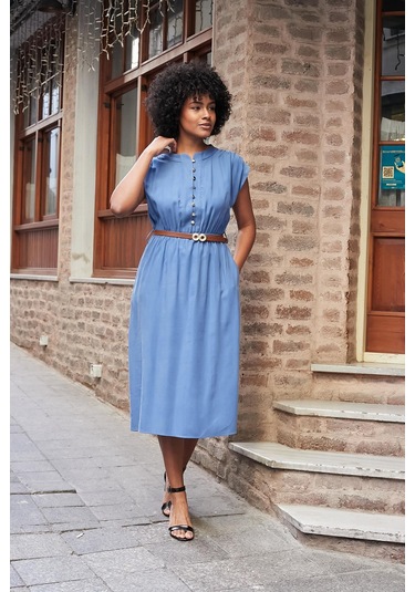 Kadın Yumuşak Dokulu İpeksi Modal Kumaş Hakim Yaka Beli Lastikli Önü Düğmeli Diz Altı Elbise-indigo Indigo