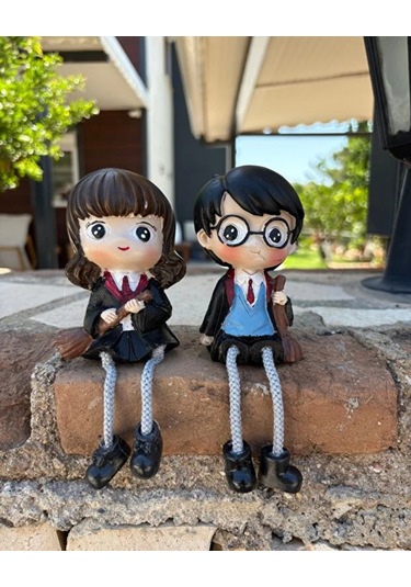 Büyücü Okulu Temalı Sallanan Bacaklı Sevimli Çift Biblo Dekoratif Masa Ve Raf Süsü