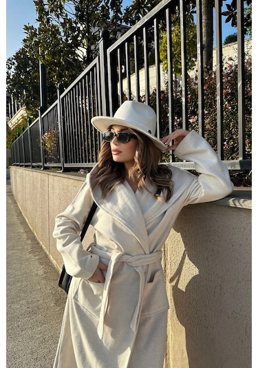 Kadın Ekru Kruvaze Yaka, Kapüşonlu, Çift Cepli, Beli Kemerli, Uzun Kaşe Kaban Astarsız Ekru