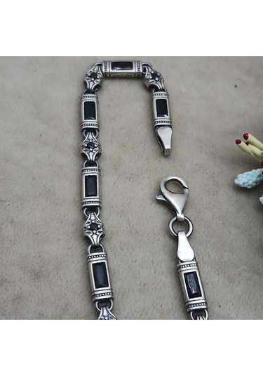 Bir Gümüş Aşkı 925 Ayar Gümüş Siyah Baget Taşlı Bileklik