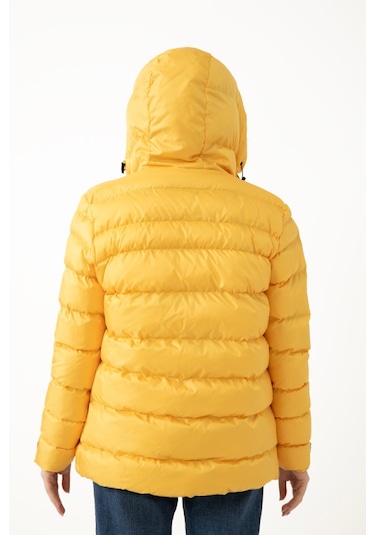 Kadın Sarı Kapüşonlu İçi Polarlı Su Geçirmez Rüzgara Dayanıklı Şişme Mont & Kaban & Parka Sarı