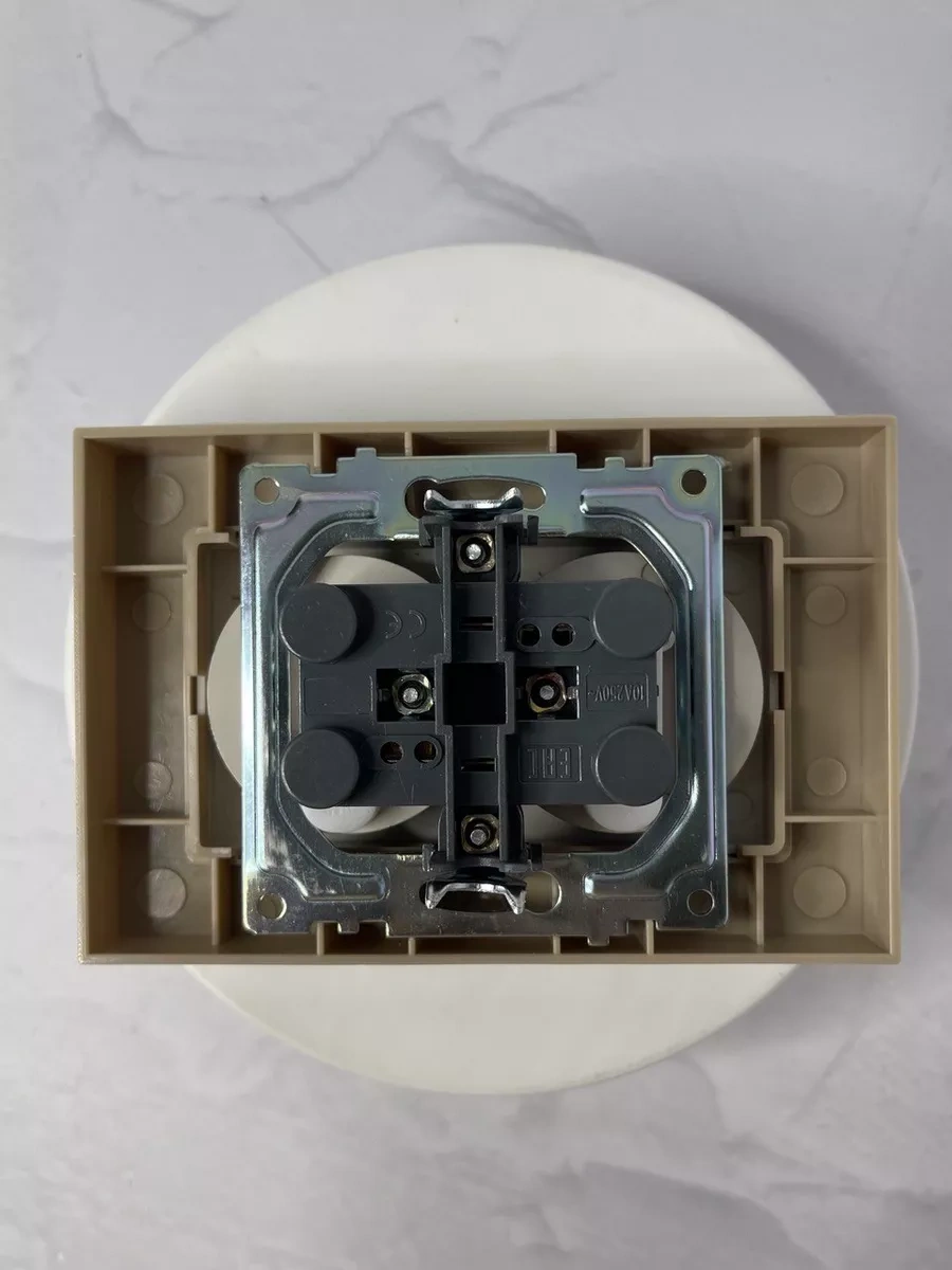 Stekker Tek Topraklamasız Cam Çift Priz. 224724297 Katrin