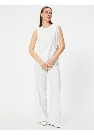 Koton Kolsuz Bluz İnci Detaylı Yuvarlak Yaka Viskon Kumaş Kırık Beyaz 4sak60387uw Ekru