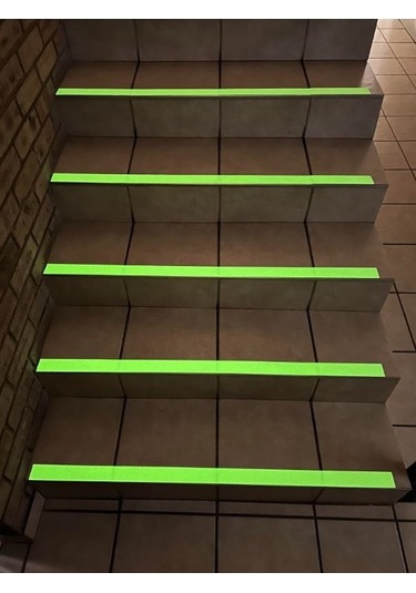 Yeşil Merdiven Kaydırmaz Bant 25 MM x 5M Parlak Yeşil Kaydırmaz Bant