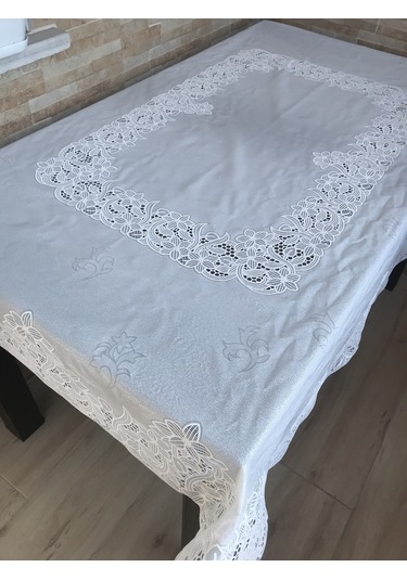 Dantel görünümlü PVC masa örtüsü 120.150 cm beyaz