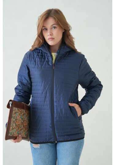 İçi Astarlı Su Ve Rüzgar Geçirmez Cepli Kapüşonlu Kadın Mont Lacivert