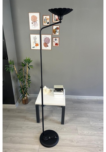 Siyah Lambader Düz Gövde Hareketli Başlık Modern Metal Oturma Odası Çalışma Odası Zemin Lambası Siyah