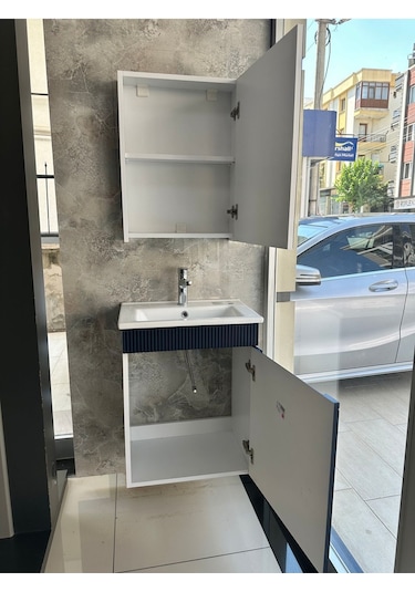 Banyo Dolabı Aynalı Cnc İşlemeli Membran Kapaklı 55 Cm Mavi