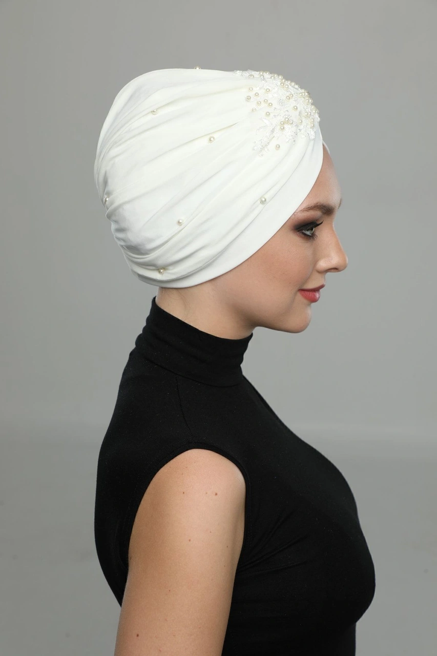 Kopma Astarlı Işlemeli Krem Dantel Motifli Hazır Türban Tesettür Abiye Bone Krem Dantel