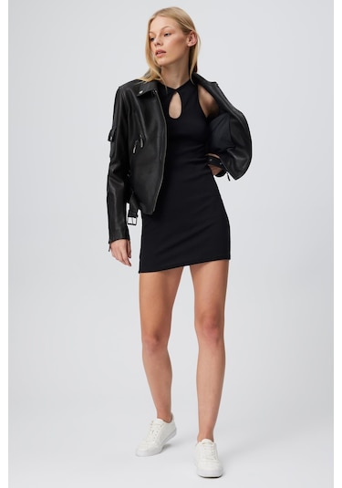 Yaka Pencere Kolsuz Elbise Siyah