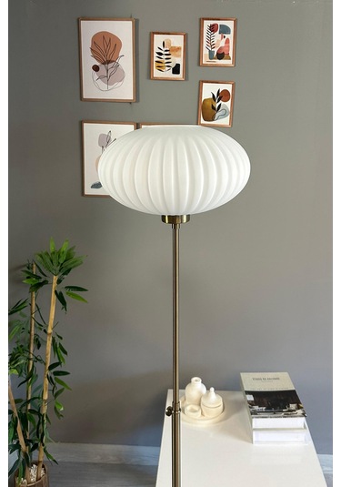 Elegant Beyaz Cam Lambader Düz İnce Gövde Modern Dekoratif Metal Oturma Odası Zemin Lambası Natural