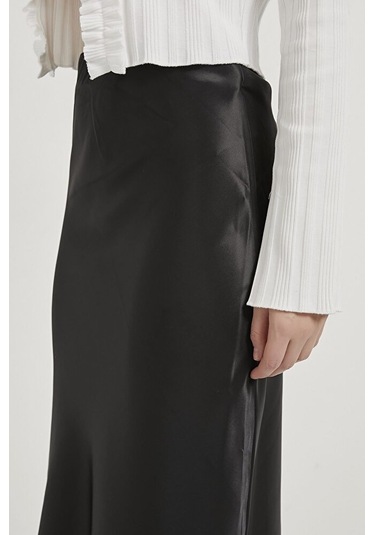 Kadın Beli Lastikli Likralı Midi Boy Parlak Saten Etek Siyah