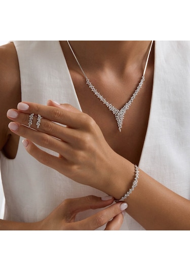 Yıldız Seli Beyaz Altın Takı Seti T14329