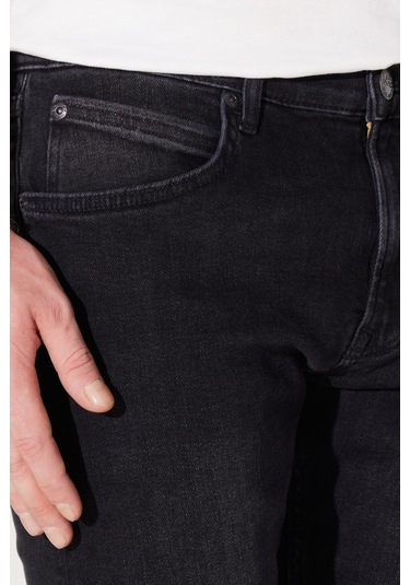 Lee Luke Slim Fit Dar Kesim Düşük Bel Dar Paça Siyah Erkek Esnek Jean Denim Kot Pantolon L719IZHL Siyah