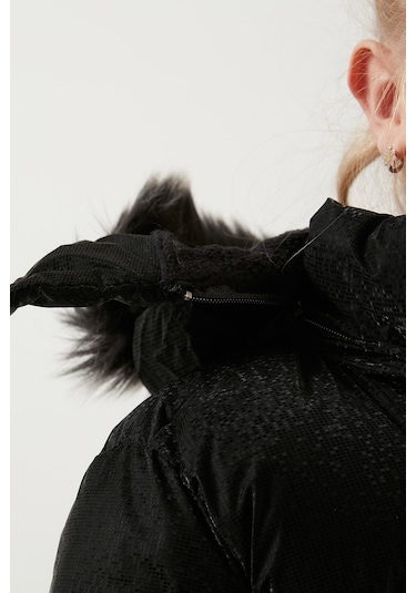 Lela Yakası Suni Kürklü Peluş Astarlı Çıkarılabilir Kapüşonlu Dar Kesim Kışlık Kız Çocuk Mont 5760002 Siyah