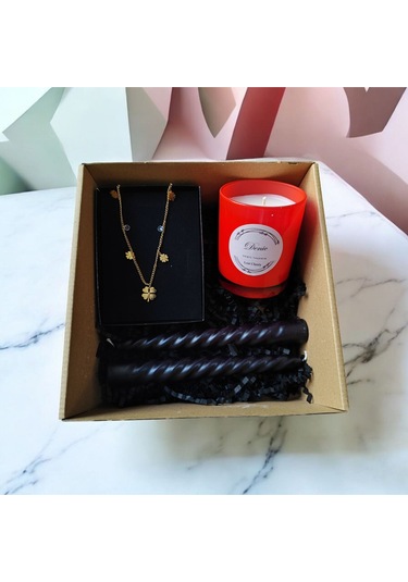 Denic Hediye Seti Kokulu Kırmızı Bardak Mum Yonca Kolye Burgulu Mum