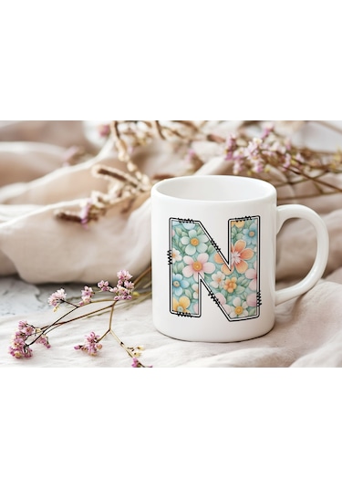 N Harfli Pastel Çiçek Desenli Kahve Kupası - Kişiye Özel Çiçekler Koleksiyonu Bardak - Hediye Beyaz