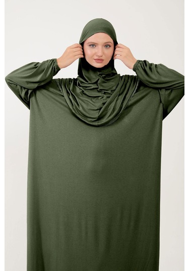 Kadın Tesettür Pamuklu Başörtülü Namaz Elbisesi Dantelli Tek Parça Penye Kumaş Haki