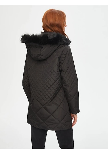 Faik Sönmez Kürk Kapüşonlu Kapitone Kadın Kaban B00041 Siyah