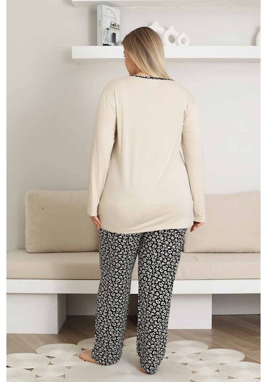 Kadın Desenli Bisiklet Yaka 3 Düğmeli Yırtmaç Detaylı Büyük Beden Viskon Uzun Kol Pijama Takımı Bej