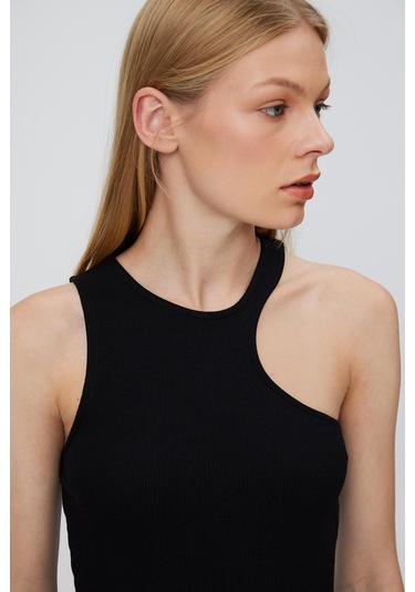 ASİMETİK OMUZ KISA ELBİSE SİYAH