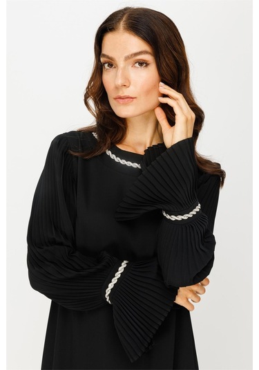 Kol Ağzı Plise Detaylı Şerit Taş İşli Elbise Siyah-siyah Siyah