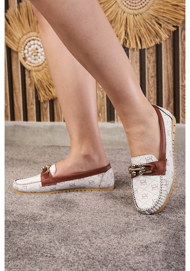 Günlük Kadın Babet Dikiş Detaylı Metal Tokalı Suni Deri Rahat Hafif Alçak Topuklu Ayakkabı 03 Beyaz-taba