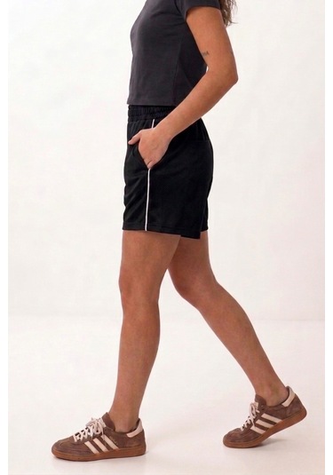 Soft&Basic Kadın Beli Lastikli Cepli Şerit Detaylı Rahat Şort Siyah