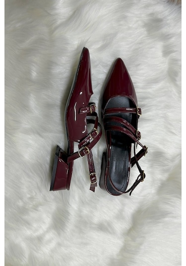 Günlük Kadın Rugan Sivri Burunlu Ayarlanabilir Kemerli Baretli Kısa Blok Topuklu Ayakkabı 455 - 54 Bordo