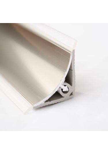 Alüminyum Iç Bükey Süpürgelik Parlak Şampanya 1 Boy 4 Mt