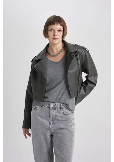 DeFacto Regular Kalıp Fermuarlı Eskitme Suni Deri Kısa Bomber Ceket B8663AX24SPAR153