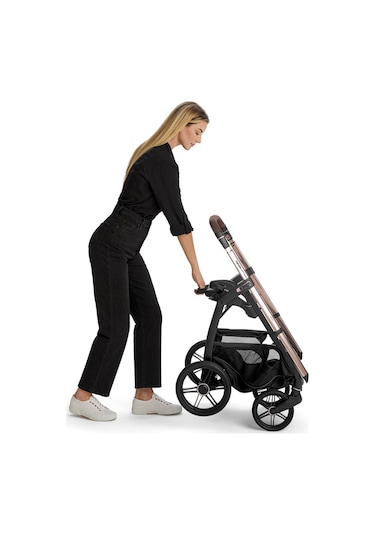 Inglesina Aptica Glam Tek El Tek Hamle İle Katlanıp Açılan Çift Yön Bebek Arabası