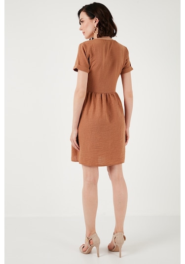 Lela Cepli Önü Düğmeli Kısa Kollu V Yaka Regular Fit Bayan Elbise 611El222 Kahve