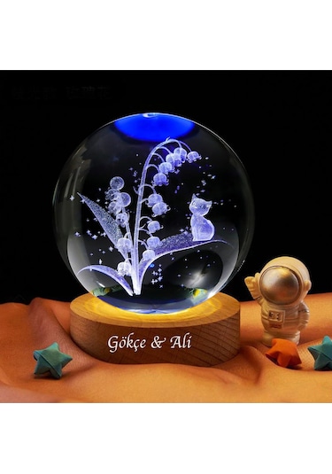 İsme Özel Işıklı Ahşap Kaideli Sevimli Kedi Cam Küre 8cm 6cm