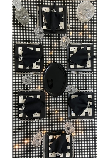 Sıvı Geçirmez Dertsiz Masa Örtüsü Kareli Desen Siyah