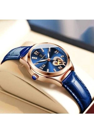 Novahub 2024 Mavi Kadın Saatler Deri Romantik Kırmızı Kadran Lüks Bayan Su Geçirmez Kuvars Tarihi Marka Kol Saati Mavi