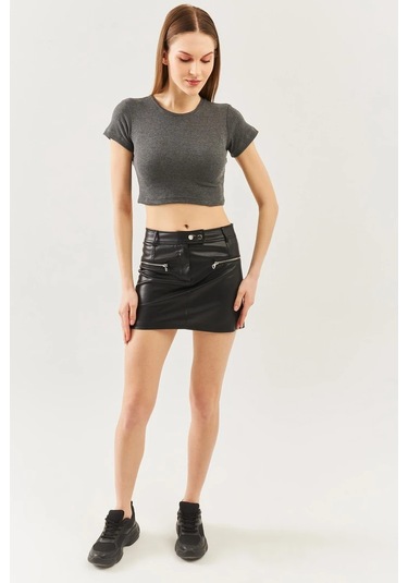 Kadın Kısa Kol Bisiklet Yaka Vücuda Oturan %100 Pamuklu Kaşkorse Esnek Crop Bluz Füme