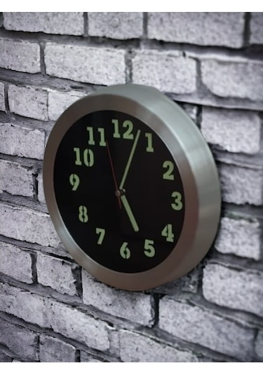 Fosforlu Gece Parlayan Görünen Metal Salon Duvar Saati Çap 26 Cm Siyah