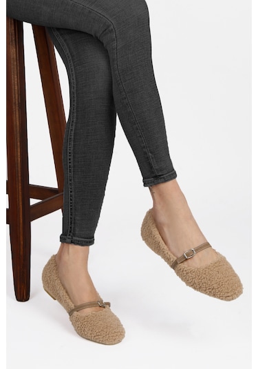 Peluş Tüylü Bant Detaylı Kadın Ev Ayakkabısı Babet Camel